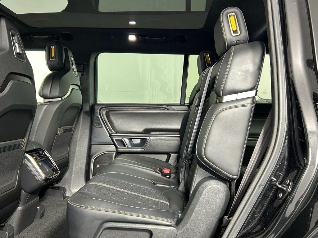 2024 Rivian R1S ADVENTURE QUAD MOTOR LARGE PACK — миниатюра 16