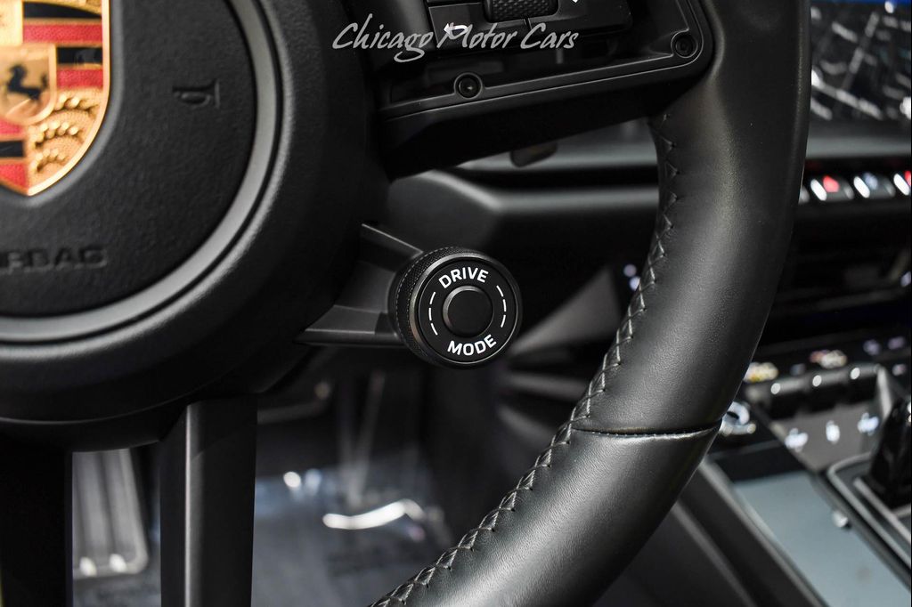 2022 Porsche 911 CARRERA 4 GTS — фото 10