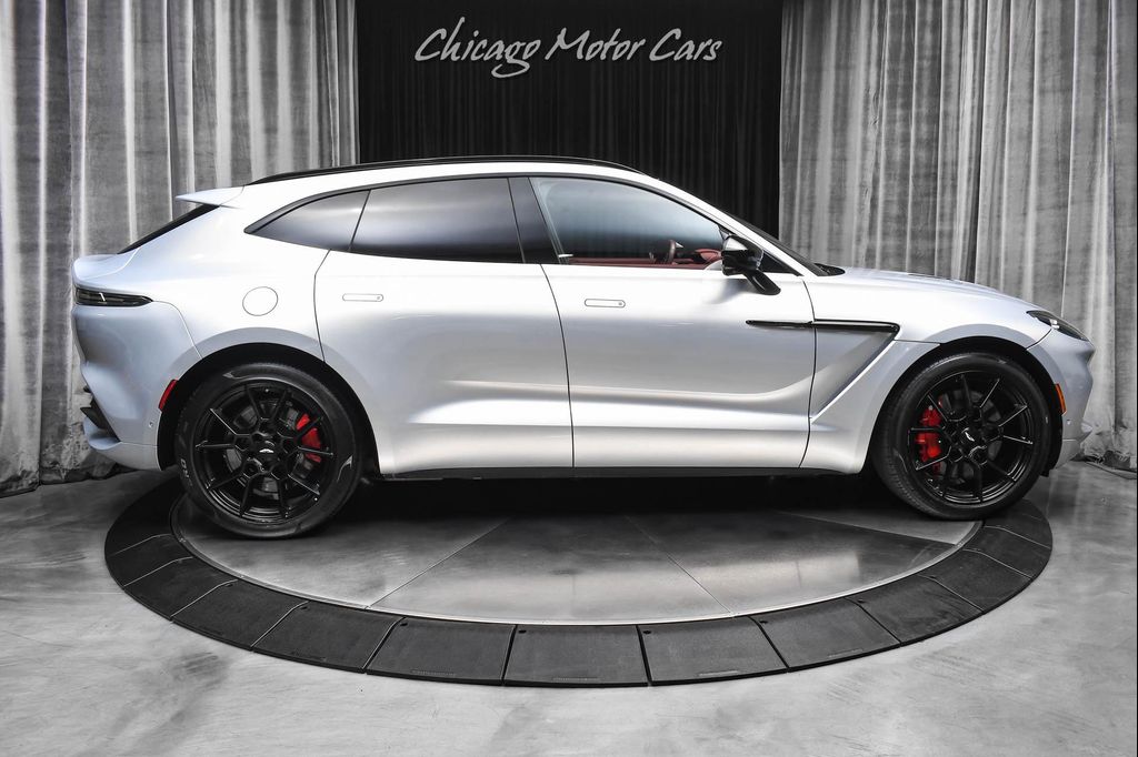 2022 Aston Martin DBX SUV — миниатюра 45
