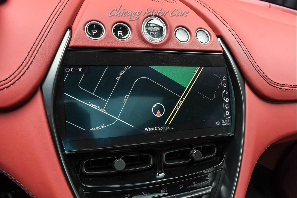 2022 Aston Martin DBX SUV — миниатюра 12