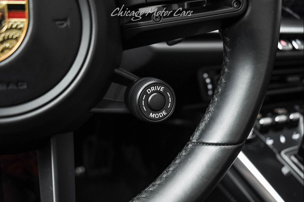 صورة 10 لـ 2023 Porsche 911 TURBO S