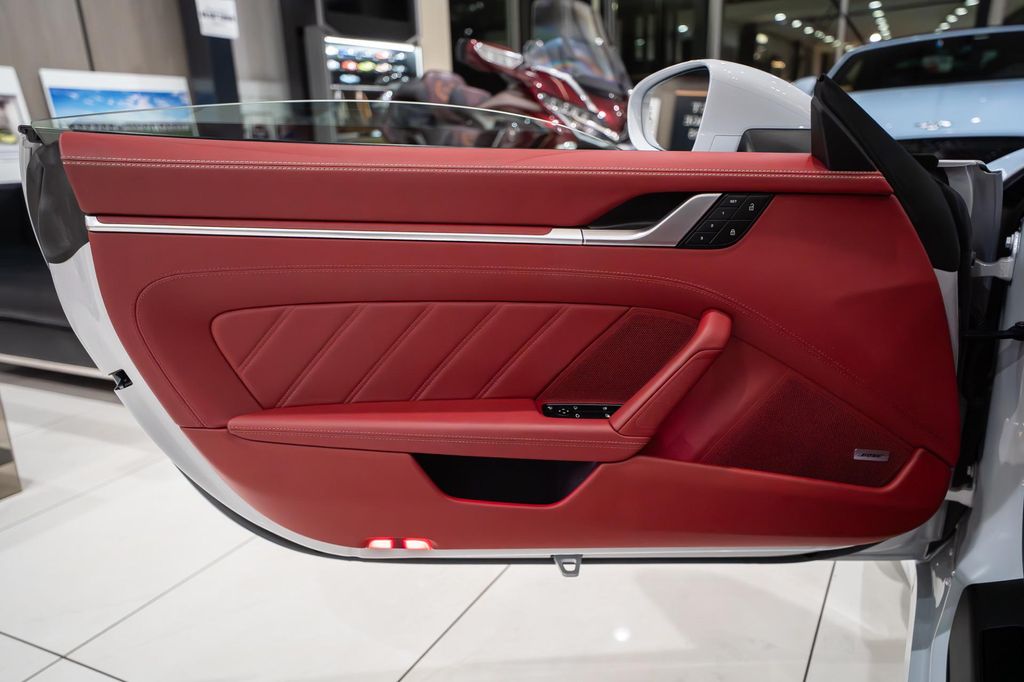 2024 Porsche 911 TARGA 4 GTS 缩略图 12