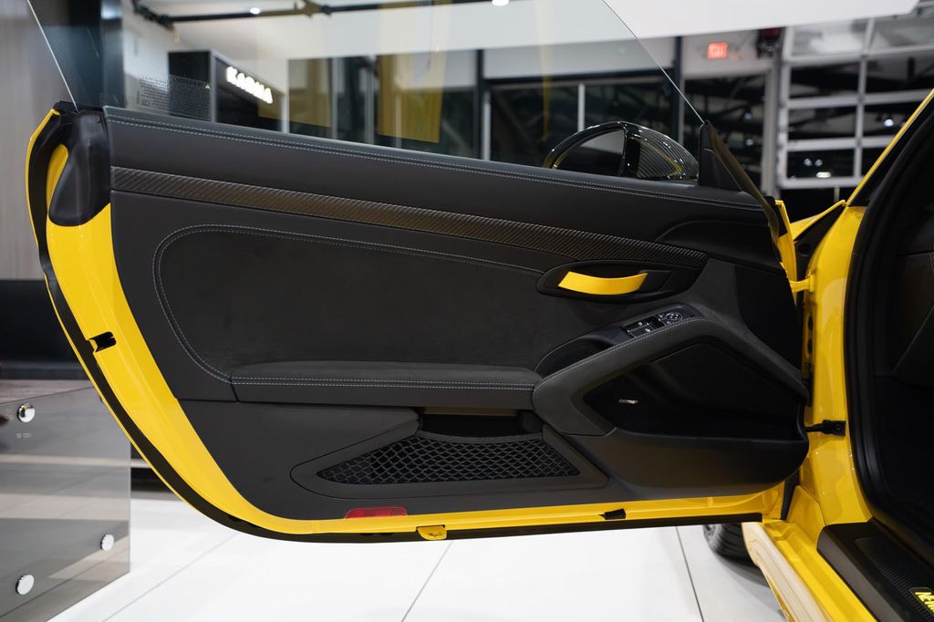 2024 Porsche 718 CAYMAN GT4 RS — фото 5