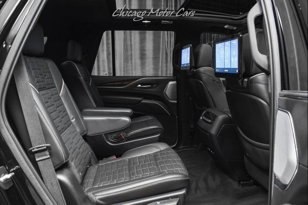صورة 34 لـ 2021 Cadillac ESCALADE SPORT PLATINUM