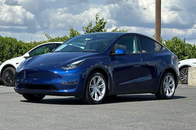 TESLA MODEL Y LONG RANGE - 8
