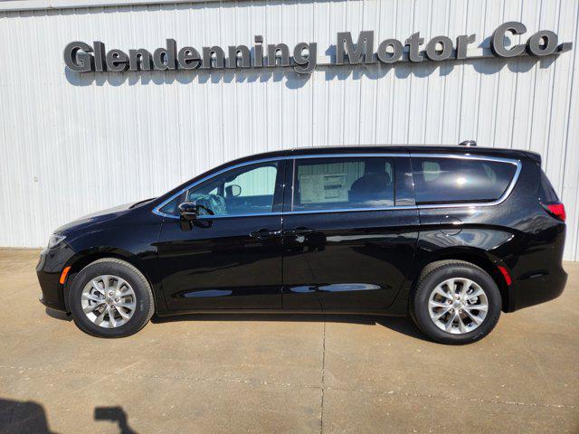 New 2025 Chrysler Pacifica L