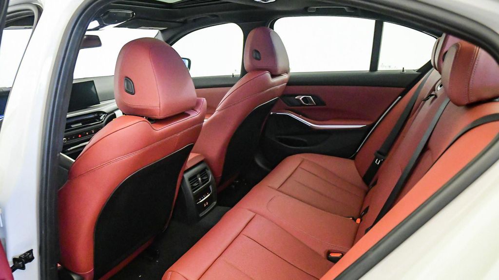 صورة مصغرة 19 لـ 2026 BMW 330 NA