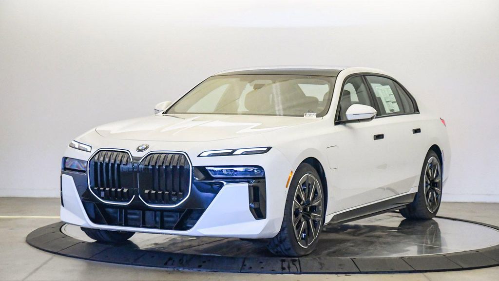 New 2026 BMW 750e i xDrive