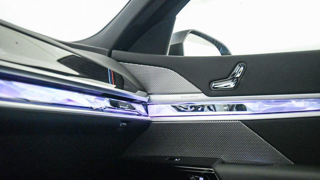 2026 BMW 740 740I 缩略图 25