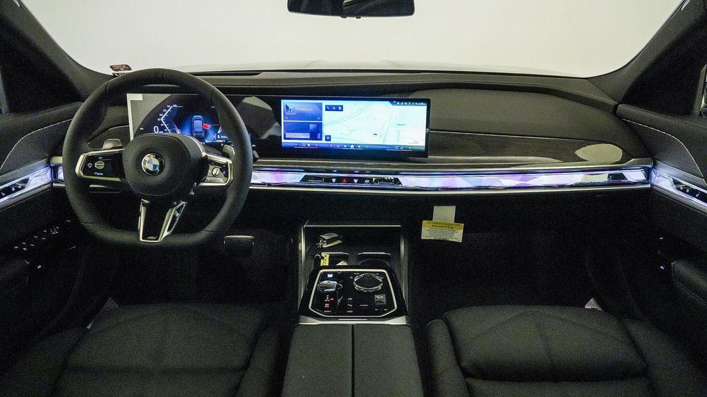 صورة مصغرة 13 لـ 2026 BMW 740 740I