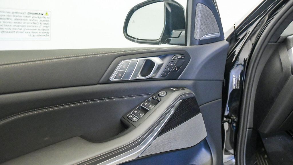 2027 BMW X7 XDRIVE40I — миниатюра 25