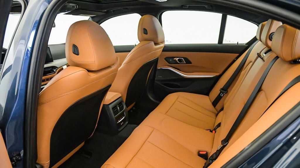 2026 BMW 330 NA — миниатюра 19