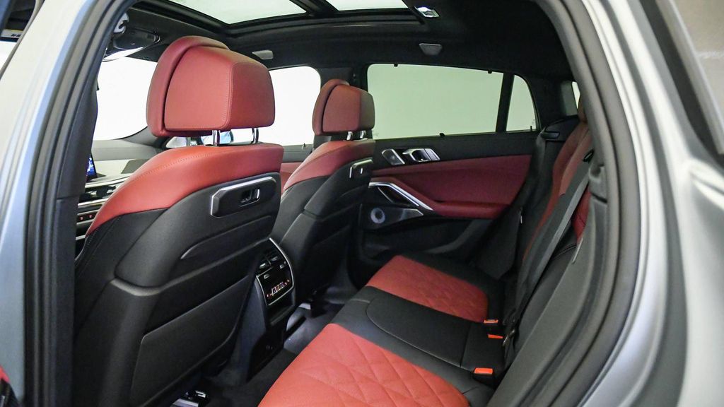 2027 BMW X6 M60I — миниатюра 27