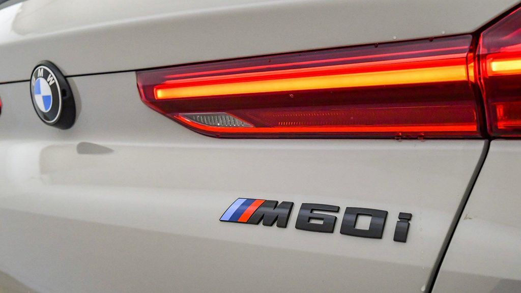 2026 BMW X6 M60I — миниатюра 16