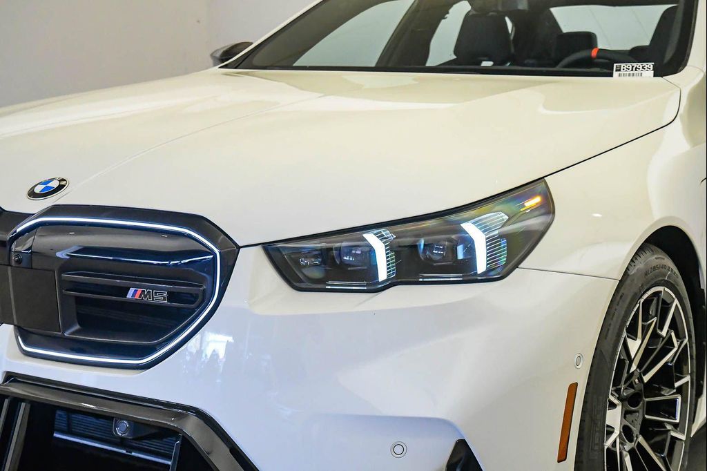 2027 BMW M5 BASE 照片 10