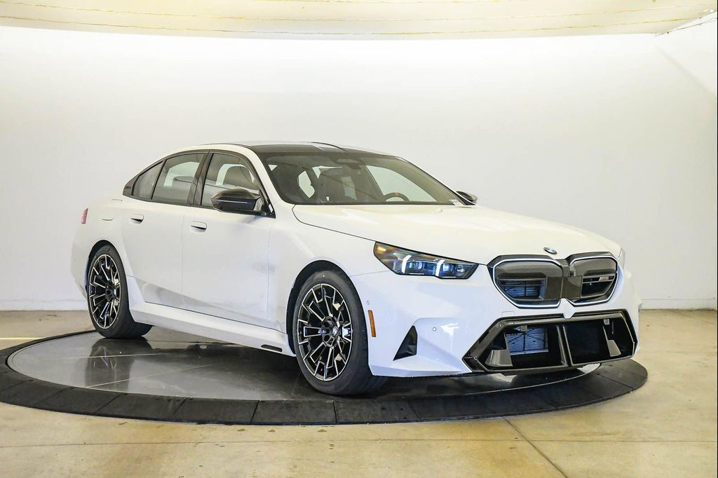 2027 BMW M5 BASE 照片 5