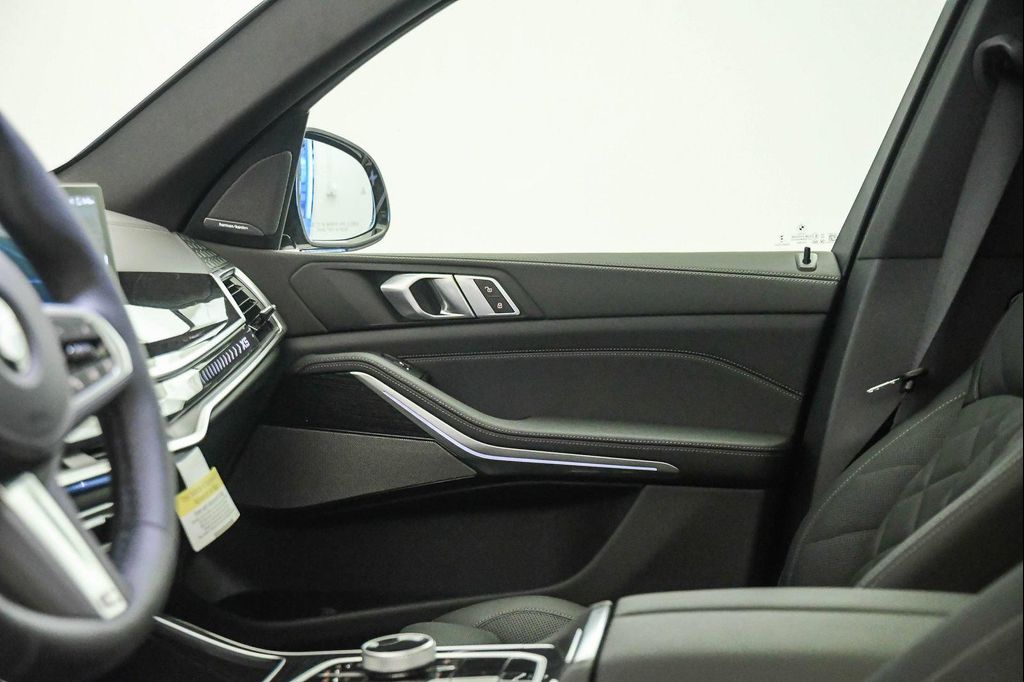 صورة مصغرة 18 لـ 2026 BMW X5 XDRIVE40I