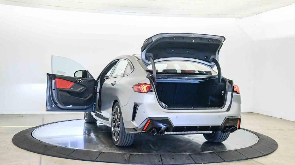 صورة مصغرة 31 لـ 2026 BMW M235 GRAN COUPE XDRIVE
