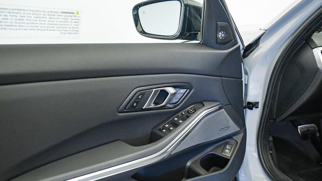 2026 BMW 330 330I 缩略图 24