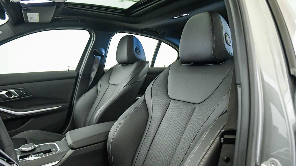 صورة مصغرة 18 لـ 2026 BMW 330 NA