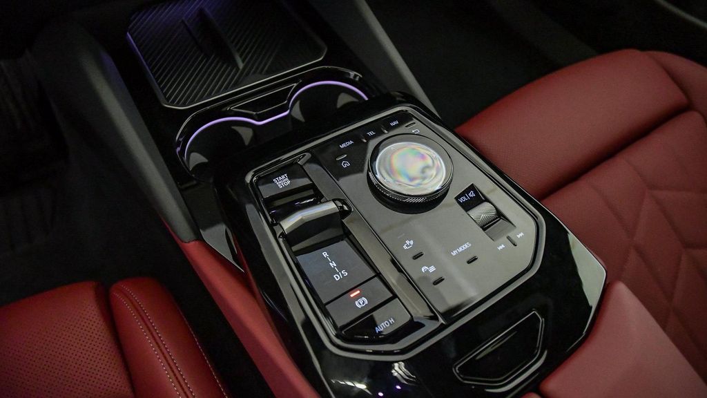 2027 BMW 550E XDRIVE thumbnail 21