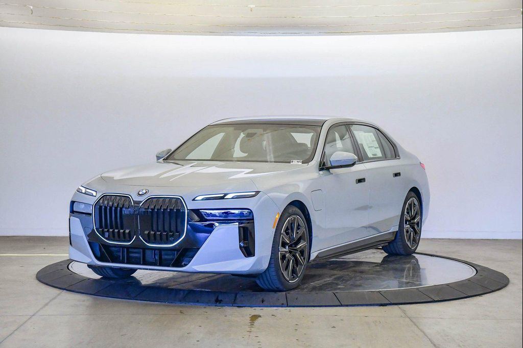 New 2026 BMW 750e i xDrive