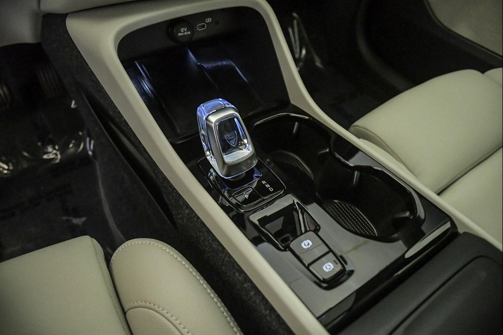 2026 Volvo XC40 PLUS, B4 FWD GAS (MILD HYBRID), DARK 缩略图 21