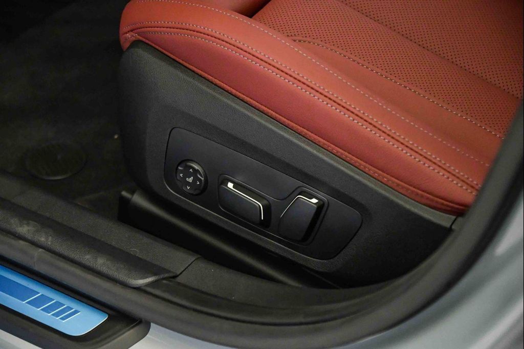 2026 BMW 330 330I — миниатюра 23