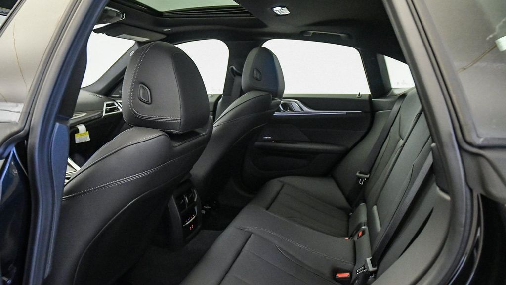 صورة مصغرة 25 لـ 2027 BMW M440 I XDRIVE