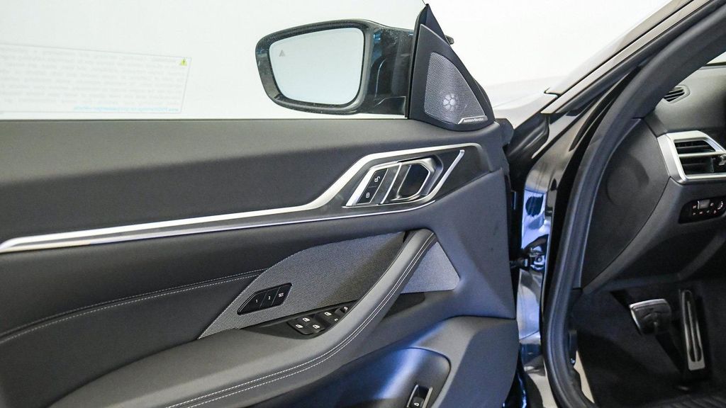 صورة مصغرة 32 لـ 2027 BMW M440 I XDRIVE