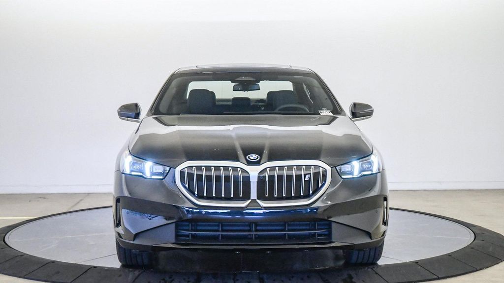 صورة مصغرة 7 لـ 2027 BMW I5 EDRIVE40