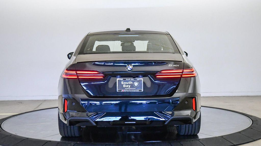 صورة 3 لـ 2027 BMW 530 I