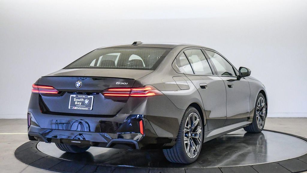 صورة 5 لـ 2027 BMW 530 I