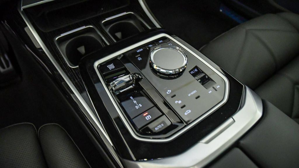2026 BMW 740 740I — миниатюра 24