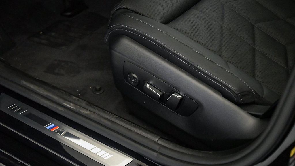 2027 BMW 550E 550E XDRIVE 缩略图 26
