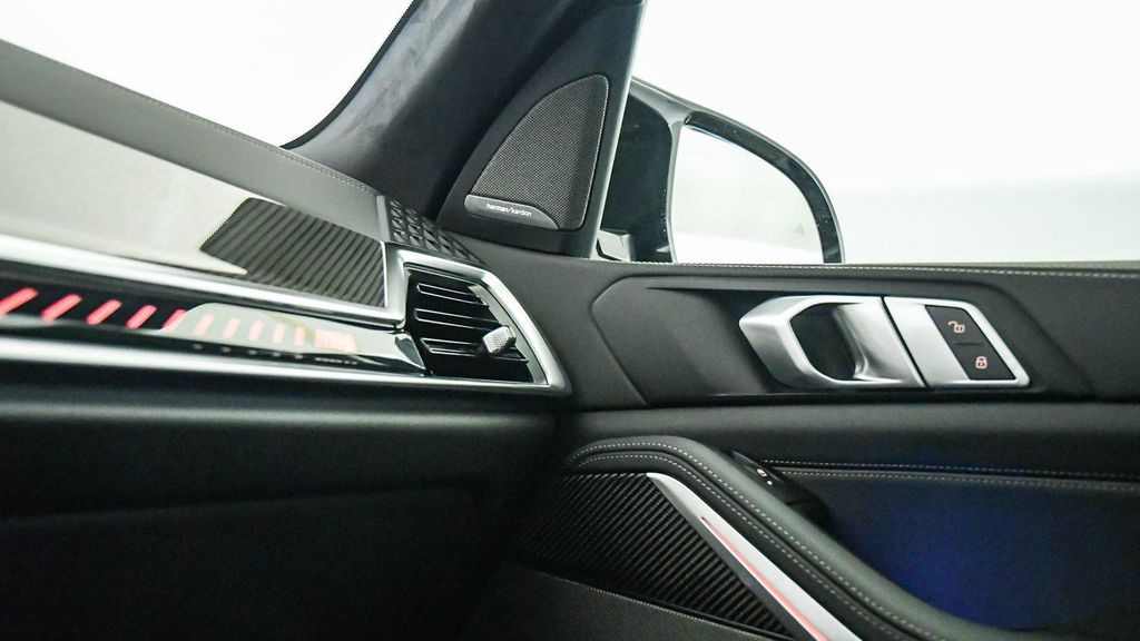 2026 BMW X5 M60I — миниатюра 32