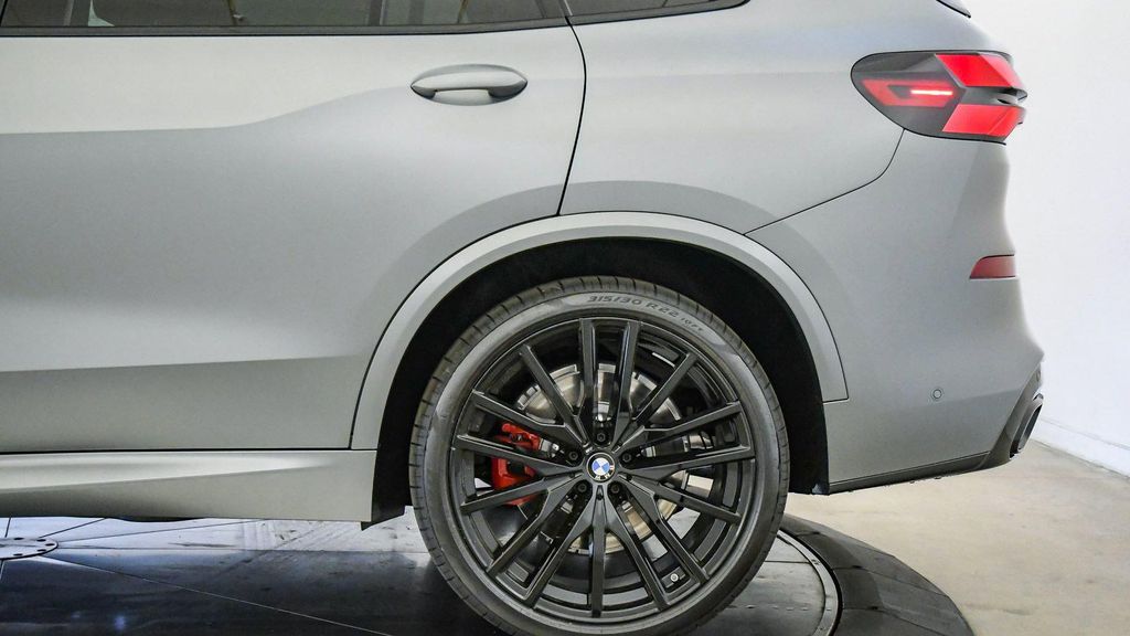 2026 BMW X5 M60I — миниатюра 12