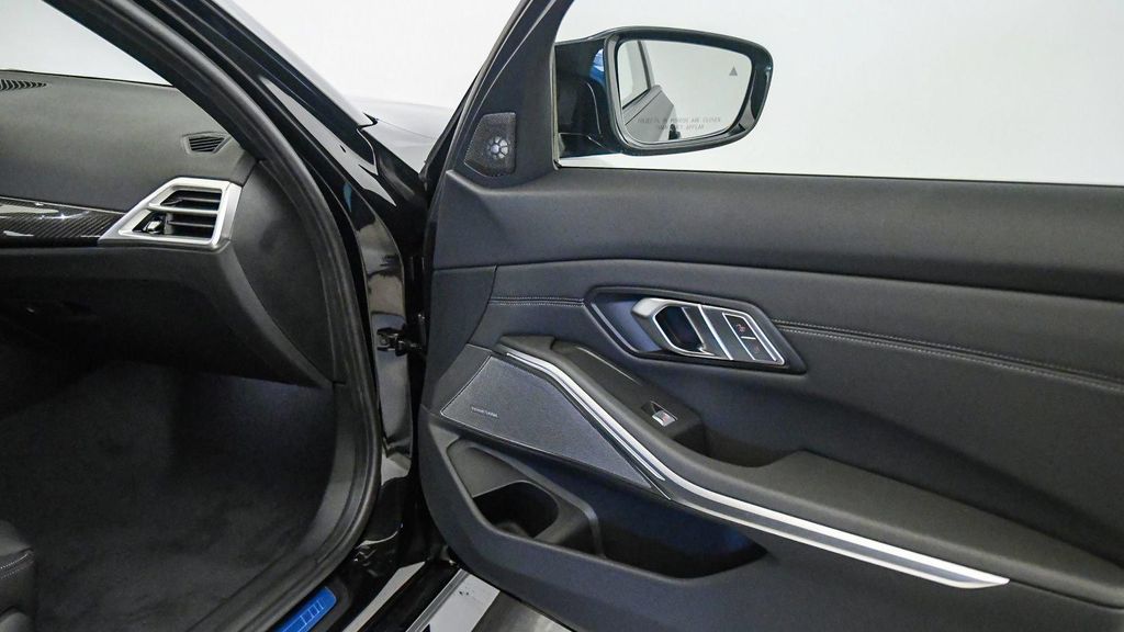 صورة مصغرة 26 لـ 2027 BMW M3 COMPETITION XDRIVE