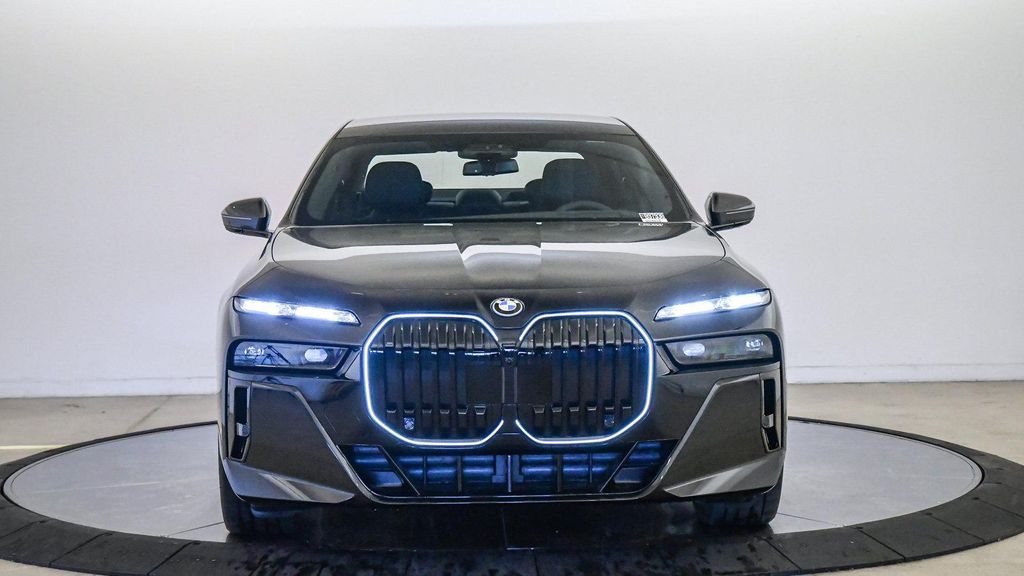 2026 BMW 750E I XDRIVE — миниатюра 7