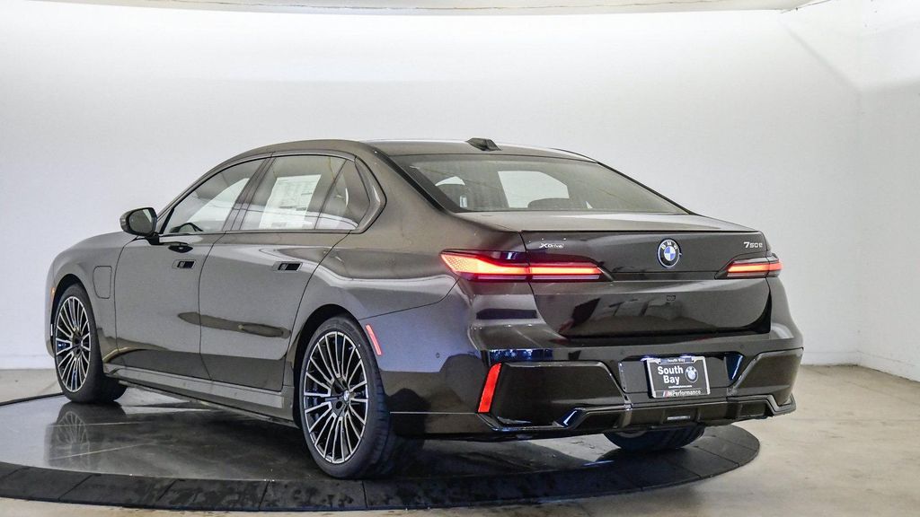 2026 BMW 750E I XDRIVE — миниатюра 2
