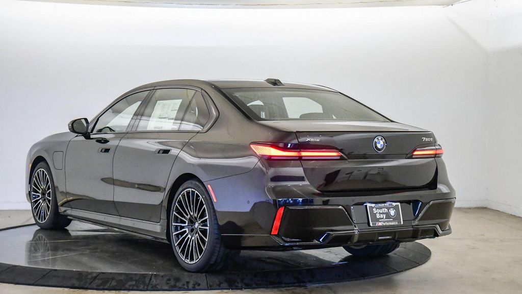 2026 BMW 750E I XDRIVE 照片 2