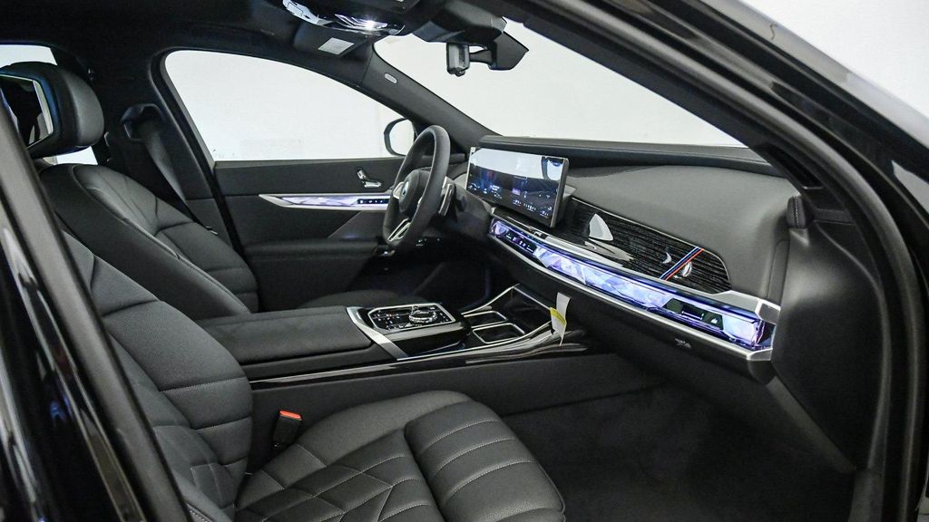 2026 BMW 750E I XDRIVE — миниатюра 19