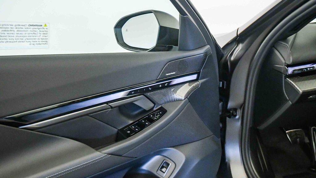 2027 BMW 530 I 缩略图 26