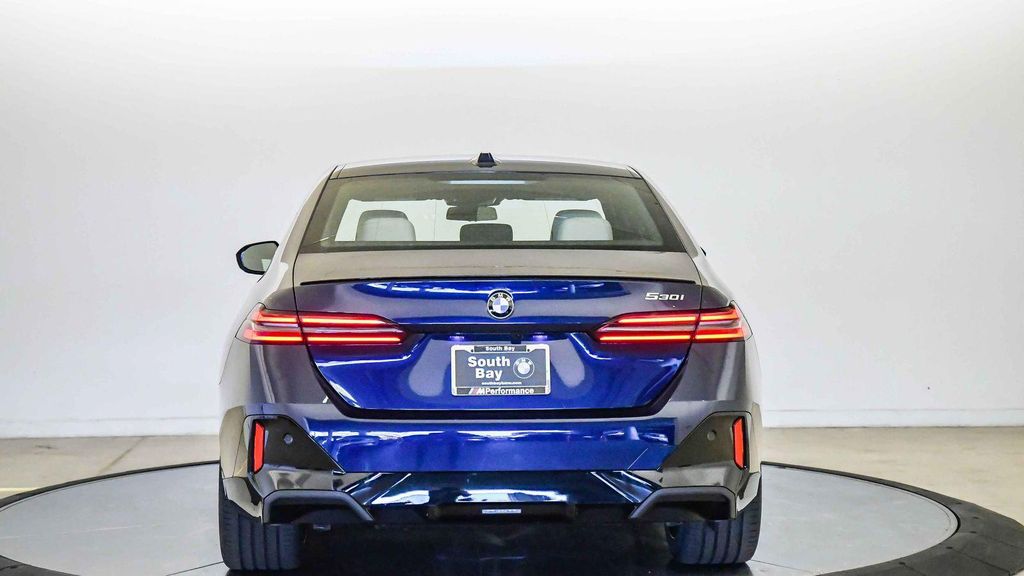 صورة 3 لـ 2027 BMW 530 I