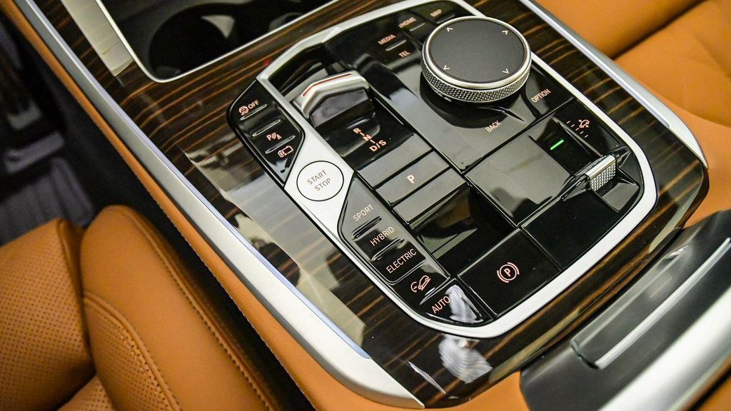 2026 BMW X5 PHEV XDRIVE50E thumbnail 23