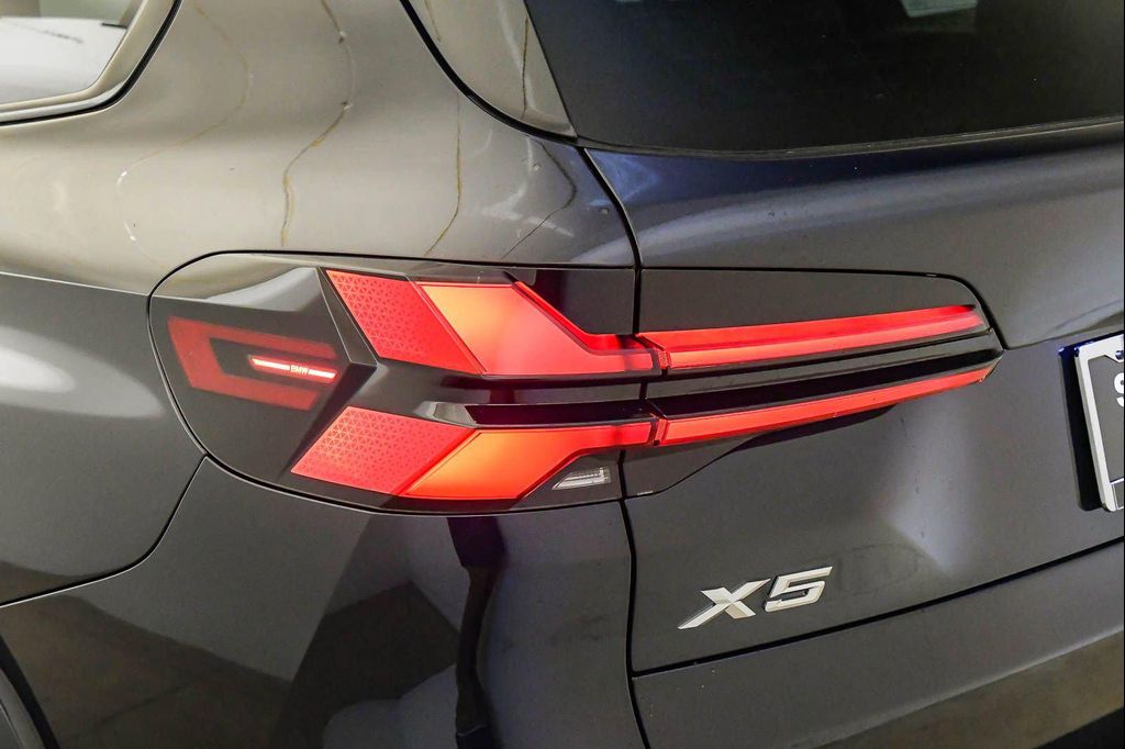 صورة مصغرة 11 لـ 2026 BMW X5 PHEV XDRIVE50E