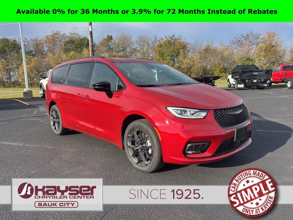 New 2026 Chrysler Pacifica Limited