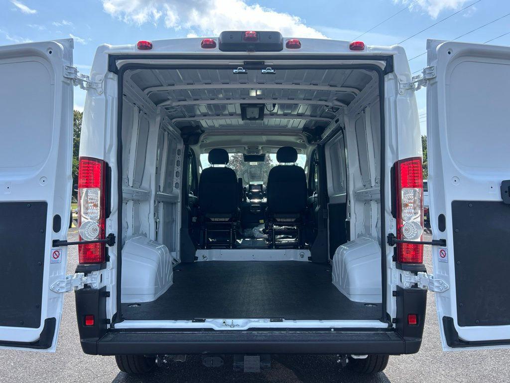 صورة 4 لـ 2026 RAM PROMASTER 1500 LOW ROOF