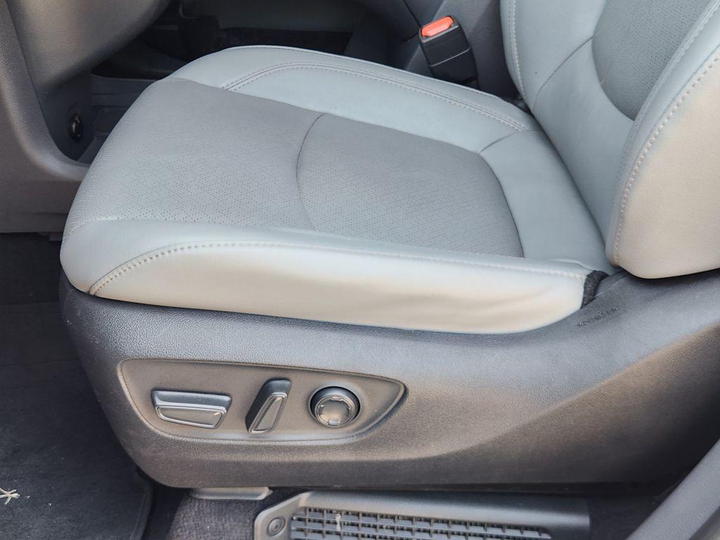 صورة 22 لـ 2022 Toyota SIENNA LIMITED