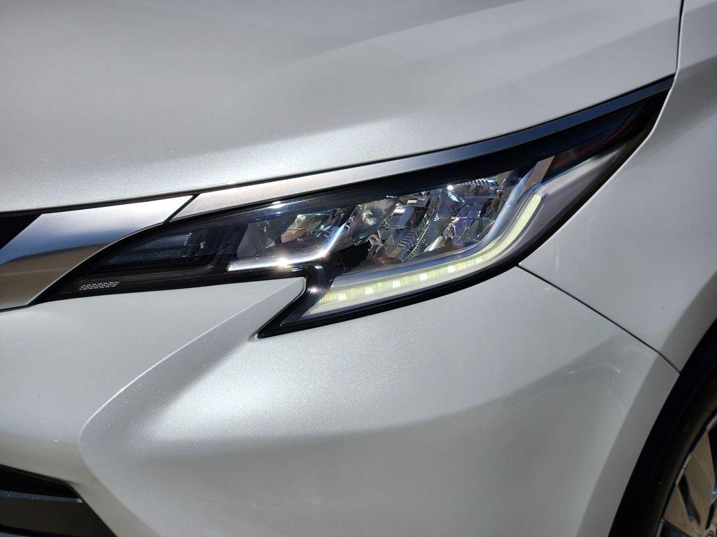 2022 Toyota SIENNA LIMITED photo 9
